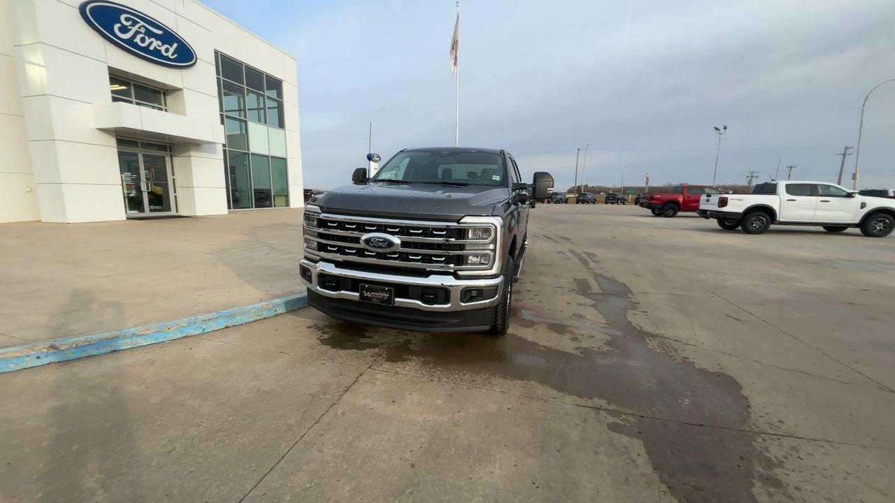 2026 Ford F-350 Super Duty SRW XLT 4WD CREW CAB 6.75' BOX Photo2