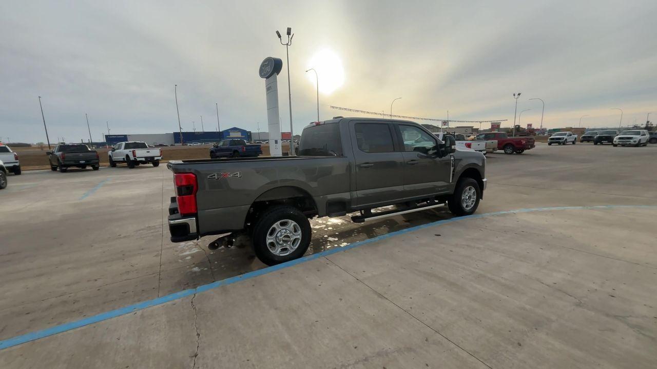 2026 Ford F-350 Super Duty SRW XLT 4WD CREW CAB 6.75' BOX Photo5