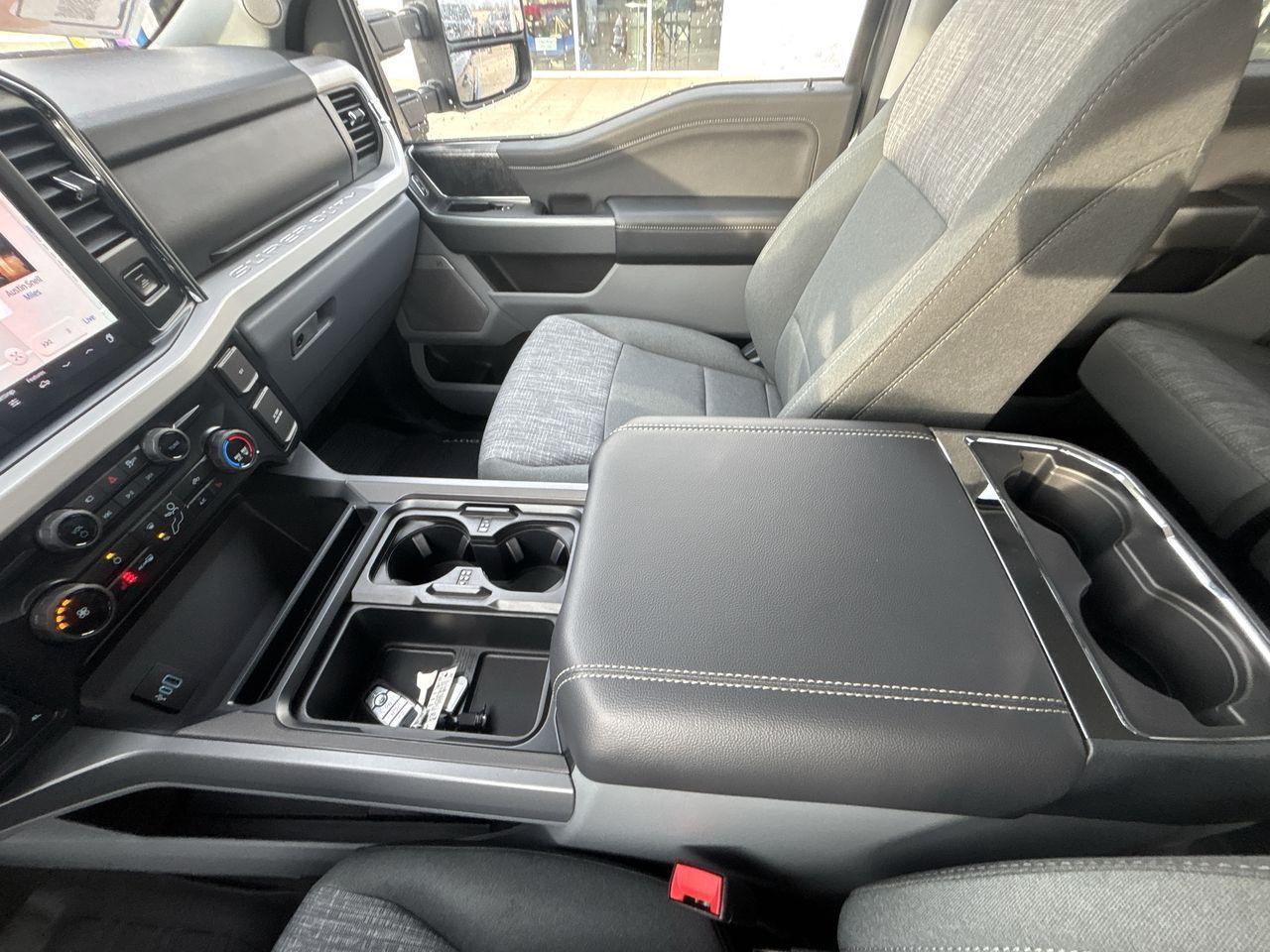 2026 Ford F-350 Super Duty SRW XLT 4WD CREW CAB 6.75' BOX Photo5