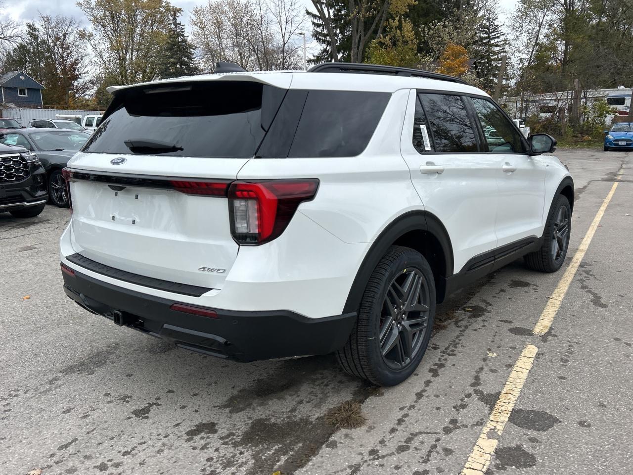 2026 Ford Explorer ST-Line  - Premium Package Photo4