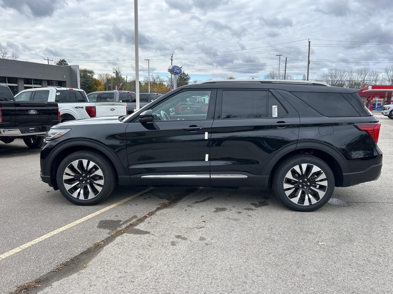 2026 Ford Explorer Platinum Photo