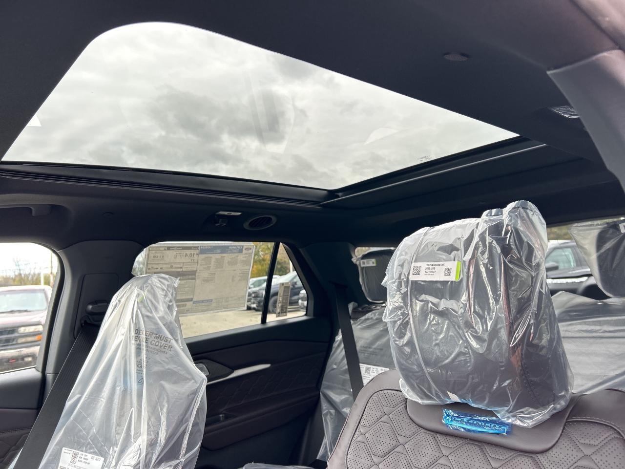 2026 Ford Explorer Platinum Photo