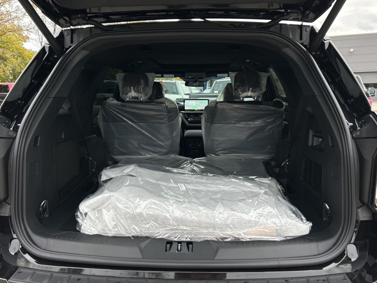 2026 Ford Explorer Platinum Photo