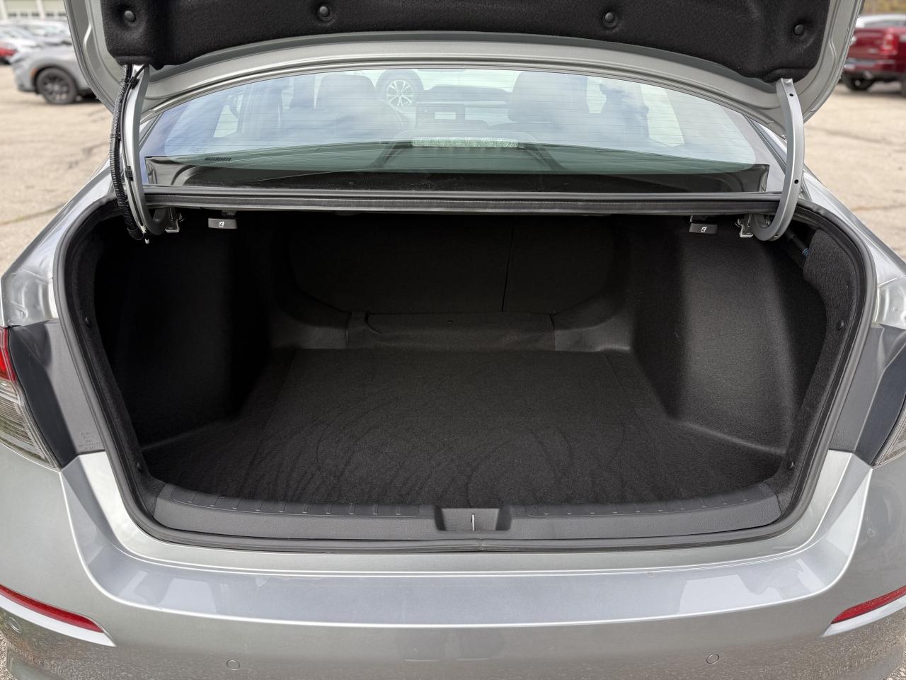 2025 Honda Civic Hybrid Sport Touring eCVT | NAVIGATION | Photo