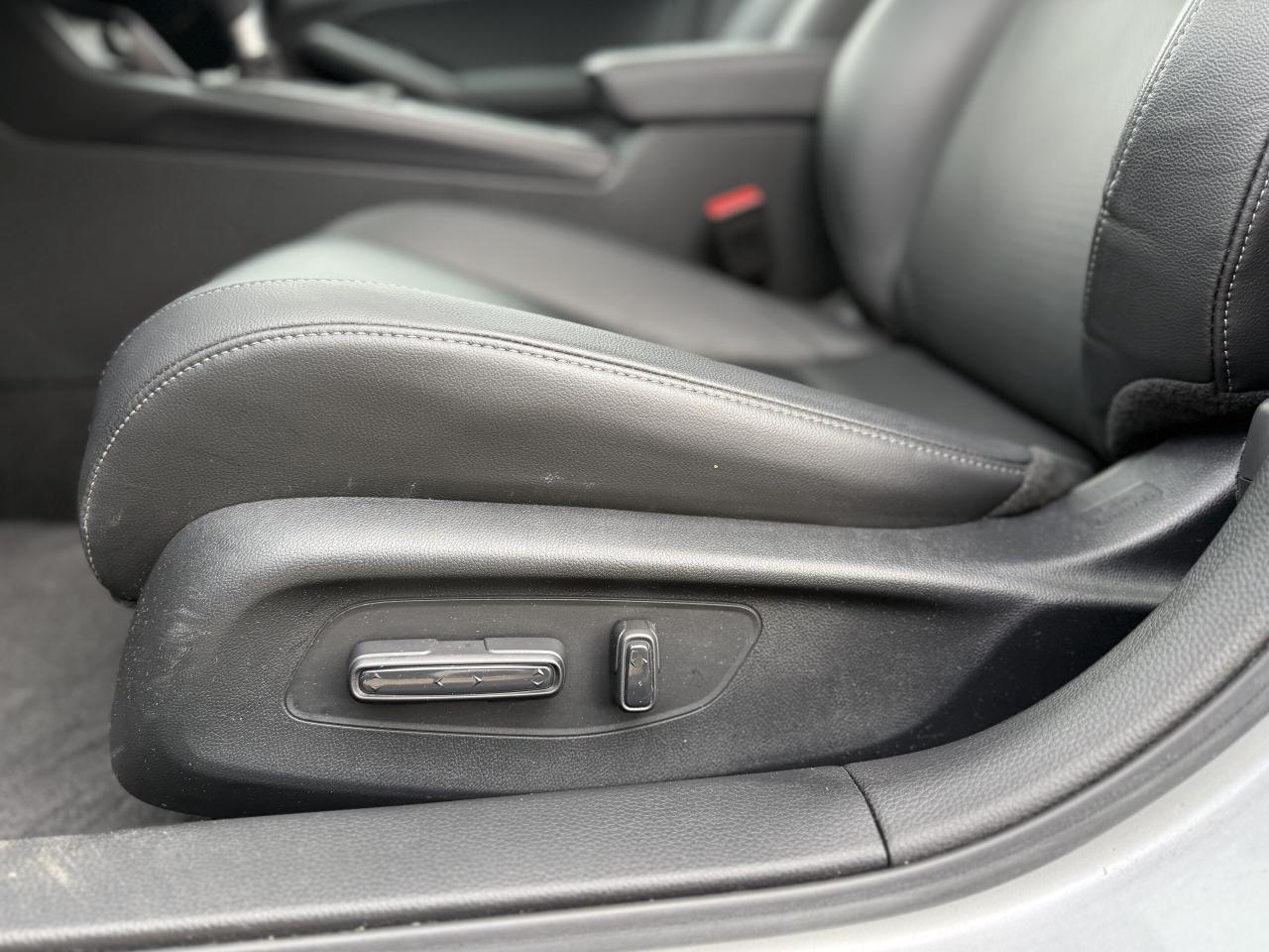 2025 Honda Civic Hybrid Sport Touring eCVT | NAVIGATION | Photo