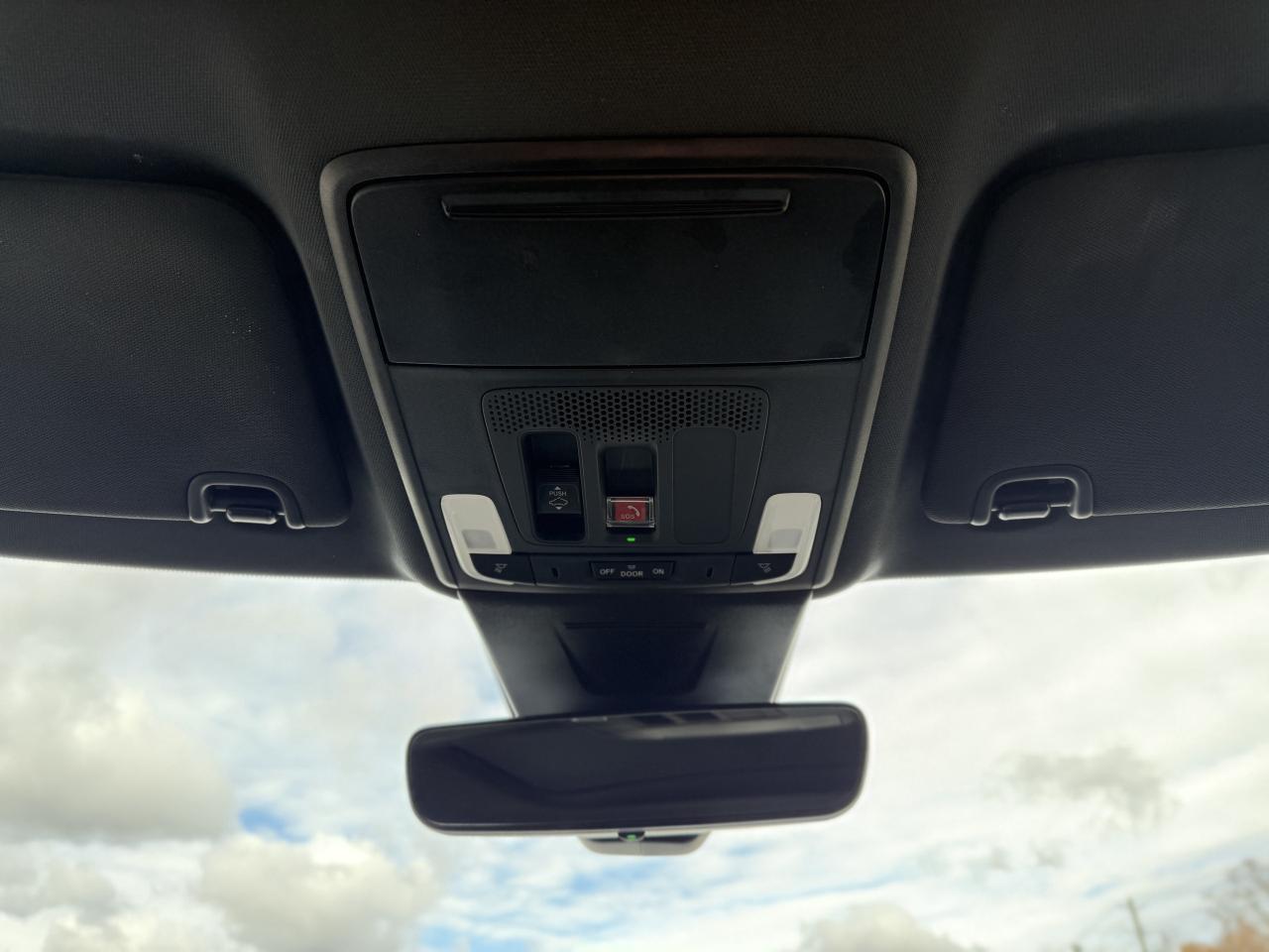 2025 Honda Civic Hybrid Sport Touring eCVT | NAVIGATION | Photo