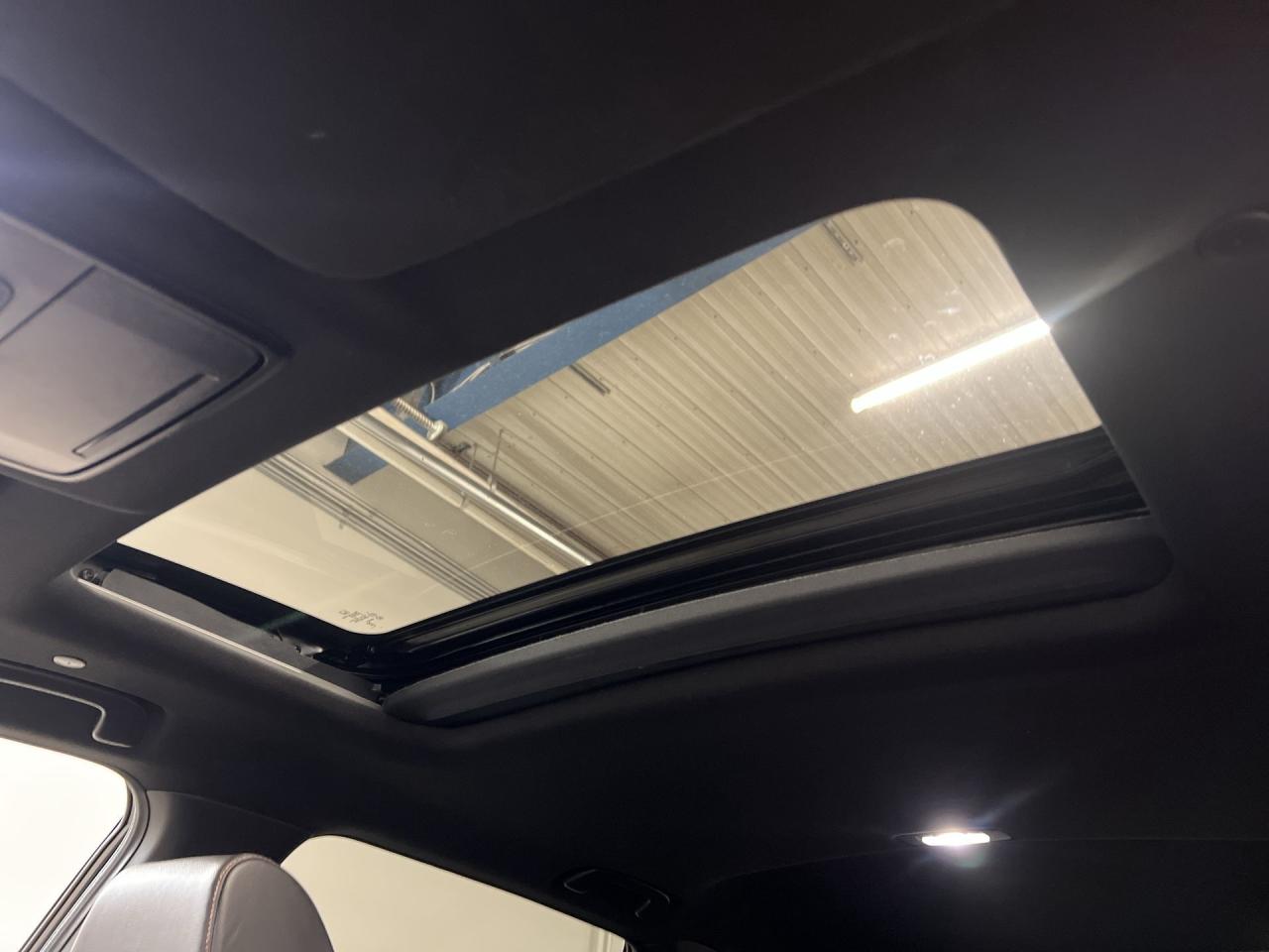 2024 Honda CR-V Hybrid TOURING AWD | HTD LEATHER | SUNROOF | CARPLAY Photo