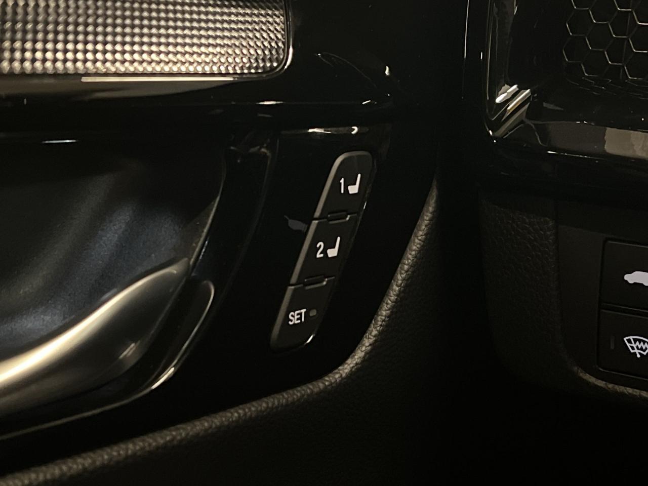 2024 Honda CR-V Hybrid TOURING AWD | HTD LEATHER | SUNROOF | CARPLAY Photo