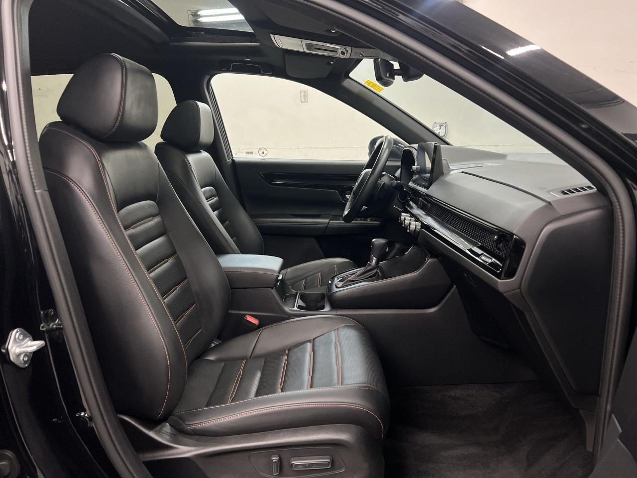 2024 Honda CR-V Hybrid TOURING AWD | HTD LEATHER | SUNROOF | CARPLAY Photo