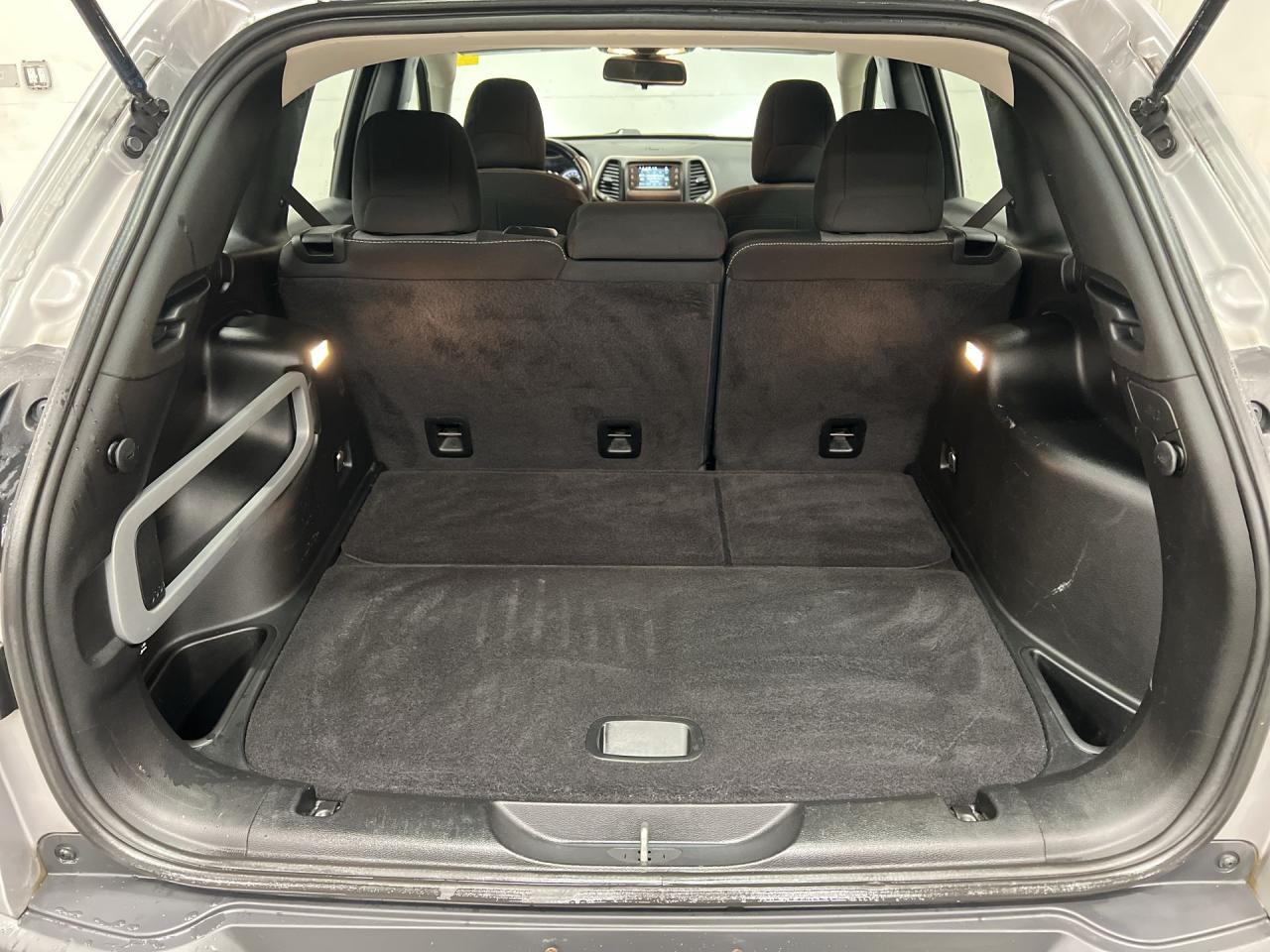 2016 Jeep Cherokee SPORT 4X4 | LOW KMS! | HTD SEATS | REMOTE START Photo