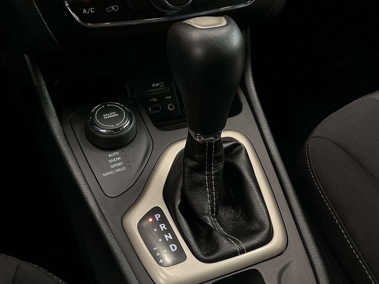 2016 Jeep Cherokee SPORT 4X4 | LOW KMS! | HTD SEATS | REMOTE START Photo