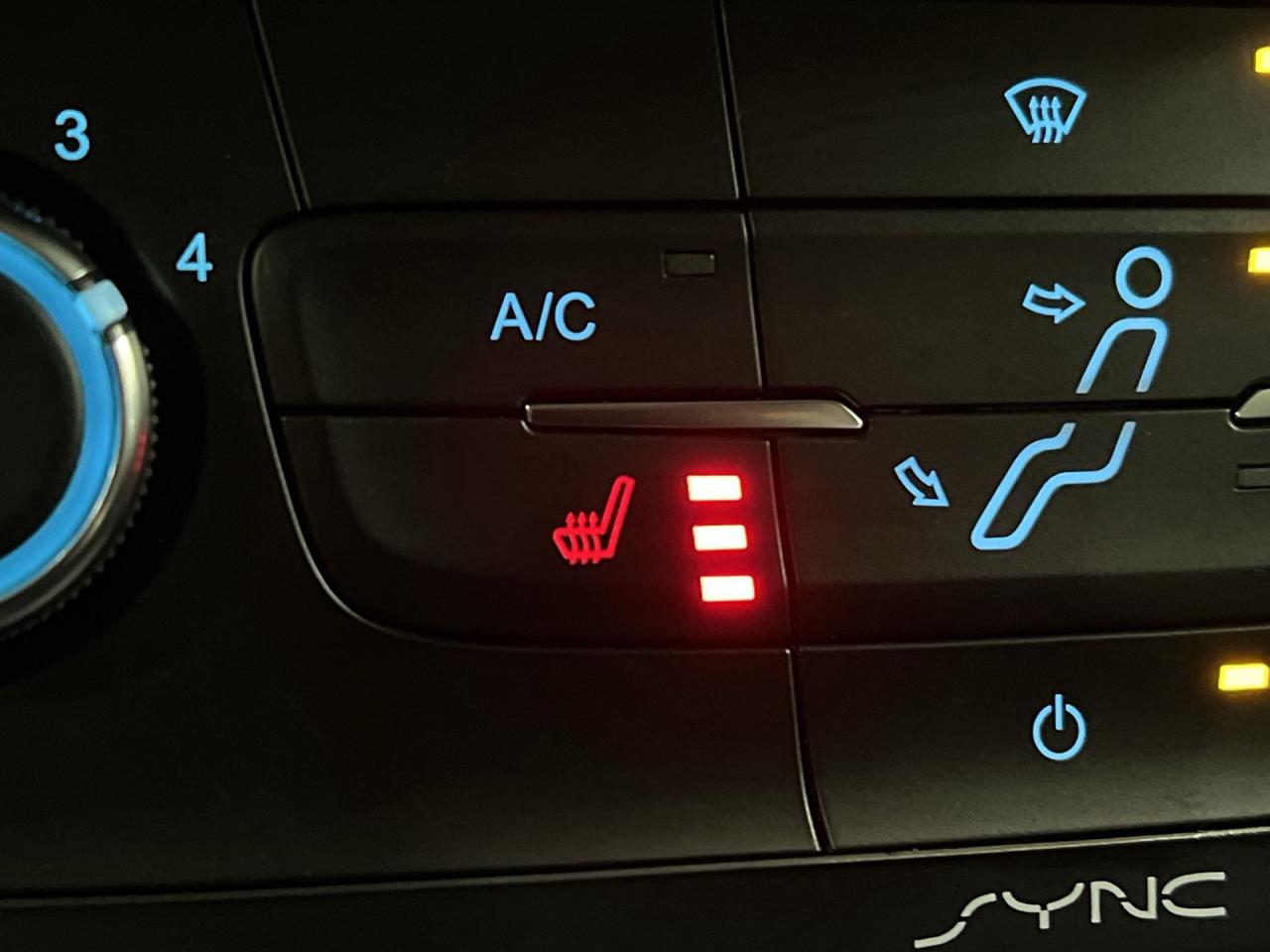 2016 Ford Focus SE HATCH | ONLY 32,000KMS! | AUTOMATIC | HTD SEATS Photo