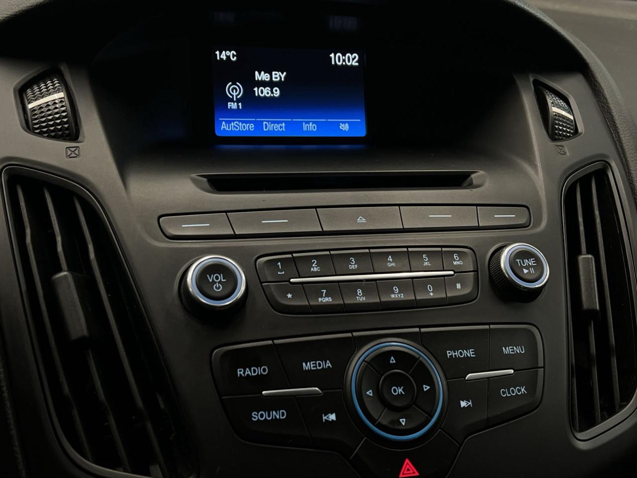 2016 Ford Focus SE HATCH | ONLY 32,000KMS! | AUTOMATIC | HTD SEATS Photo