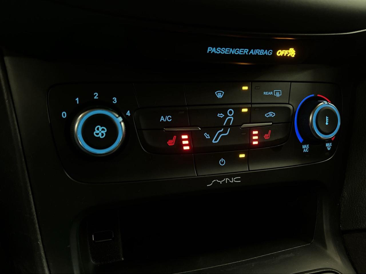 2016 Ford Focus SE HATCH | ONLY 32,000KMS! | AUTOMATIC | HTD SEATS Photo