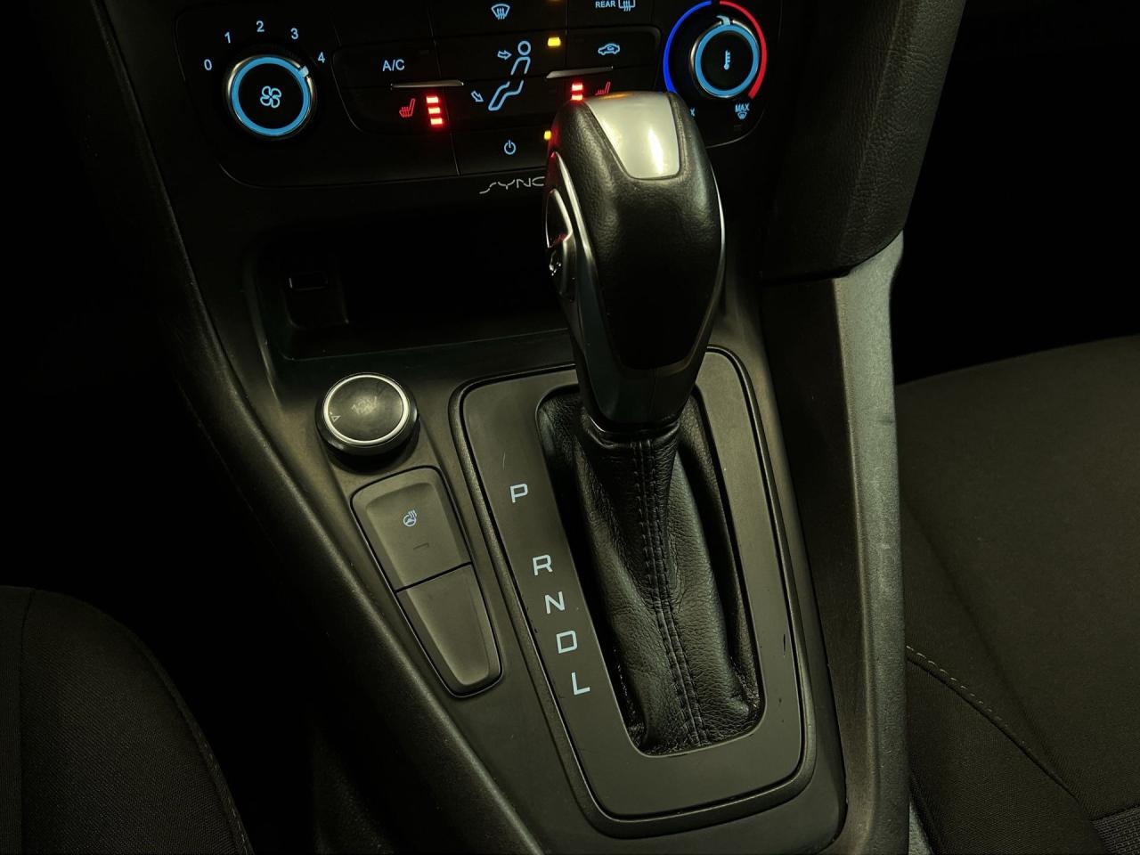 2016 Ford Focus SE HATCH | ONLY 32,000KMS! | AUTOMATIC | HTD SEATS Photo