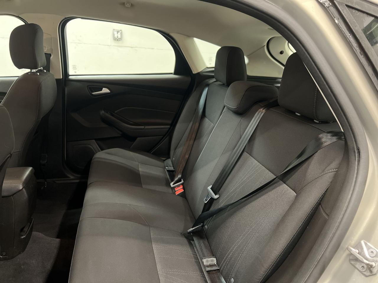 2016 Ford Focus SE HATCH | ONLY 32,000KMS! | AUTOMATIC | HTD SEATS Photo