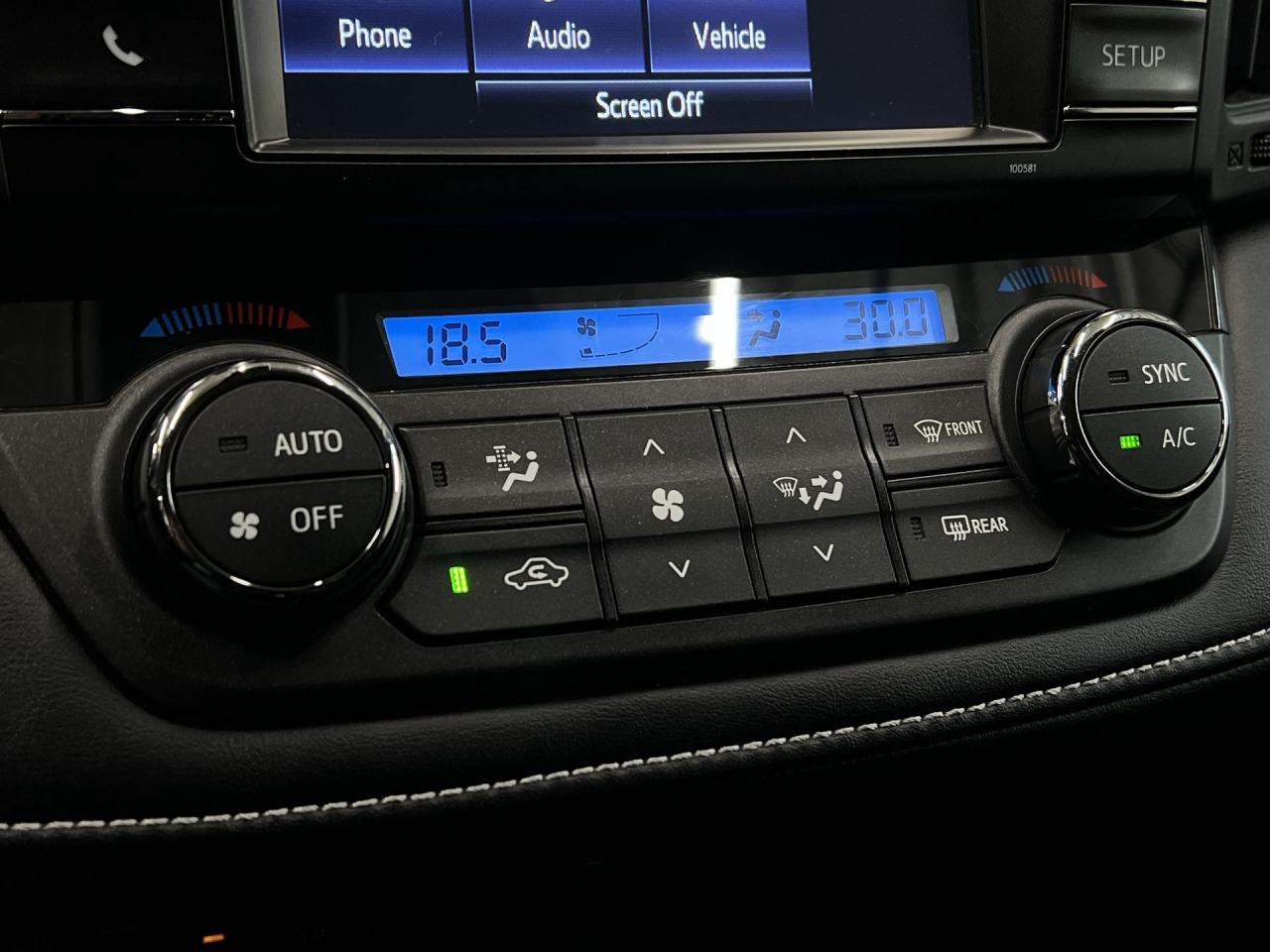 2017 Toyota RAV4 XLE AWD | ONLY 29,000KMS!! | SUNROOF | HTD SEATS Photo