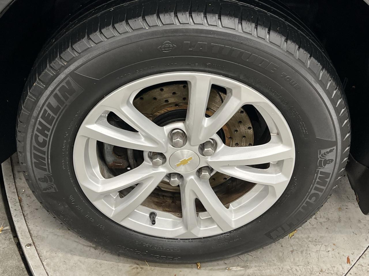 2017 Chevrolet Equinox LT AWD | 301HP 3.6L V6 | SUNROOF | HTD SEATS | NAV Photo