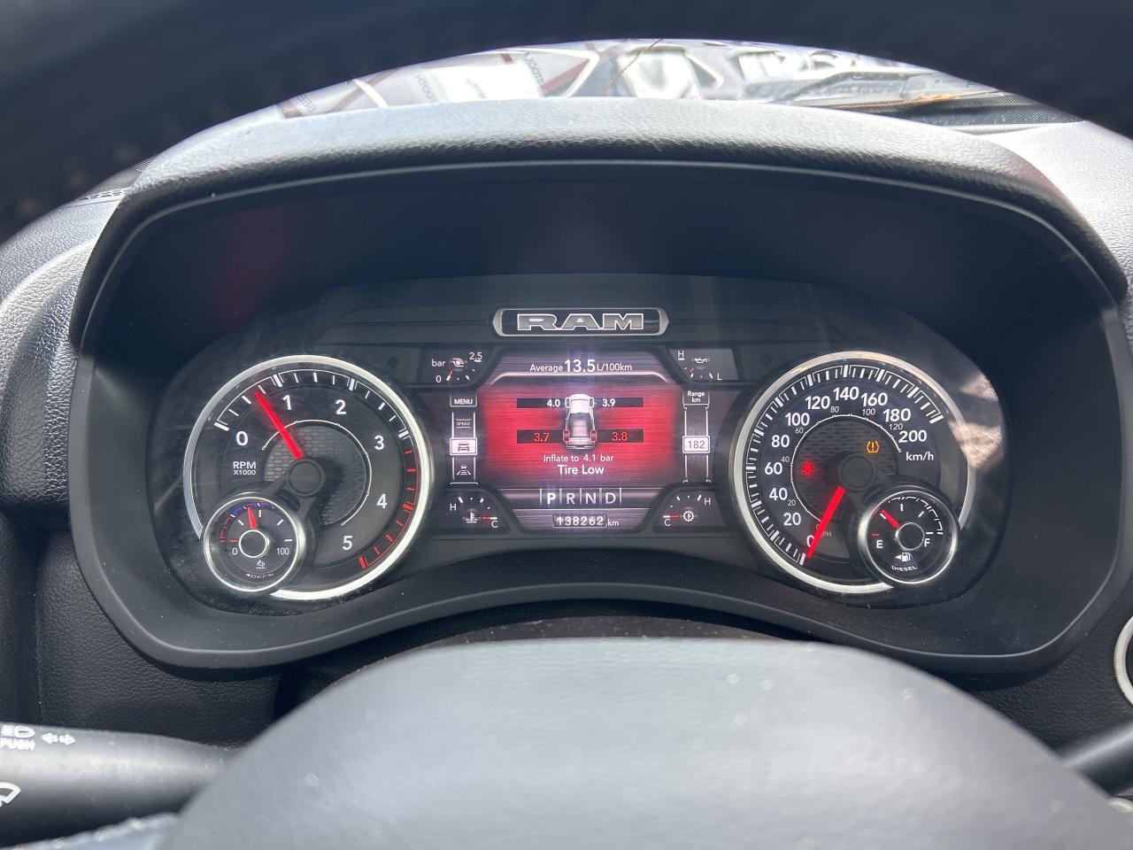 2019 RAM 2500 BIG HORN, DIESEL, CLEAN CARFAX, REMOTE START! - Photo #17
