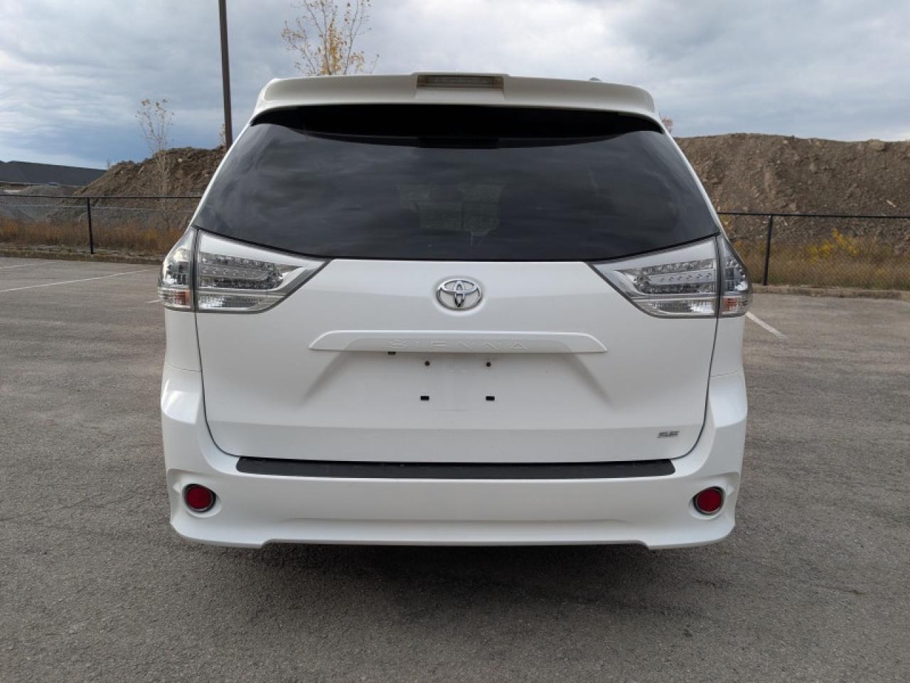 2020 Toyota Sienna SE 8-Passenger  **PWR SLIDERS - 7 PASS** Photo3