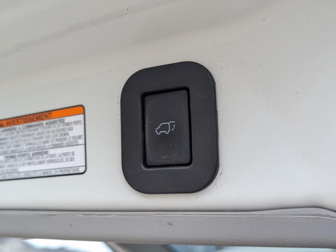 2020 Toyota Sienna SE 8-Passenger  **PWR SLIDERS - 7 PASS** Photo