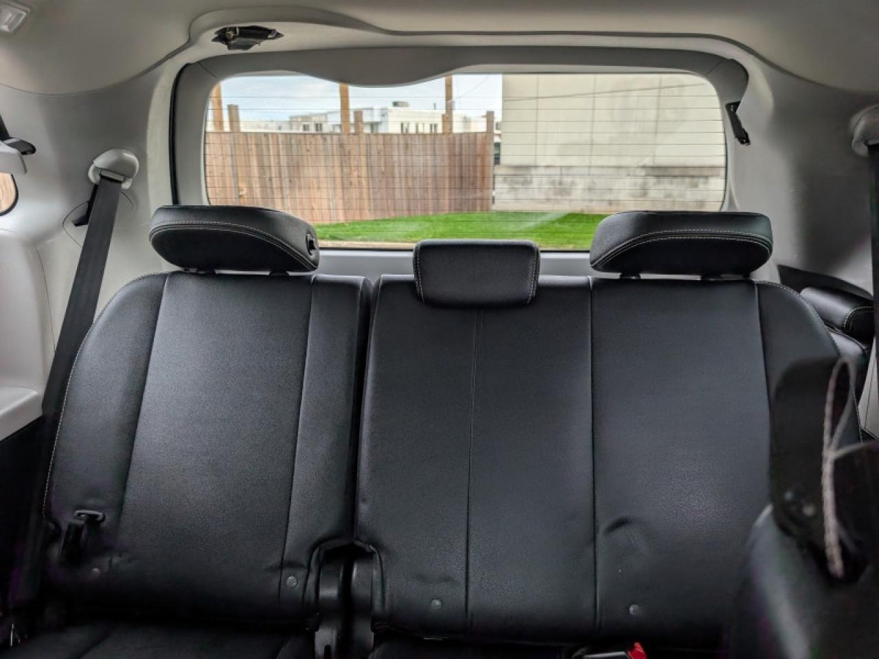 2020 Toyota Sienna SE 8-Passenger  **PWR SLIDERS - 7 PASS** Photo