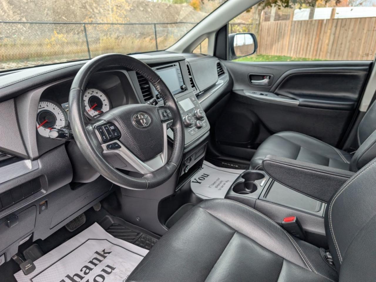 2020 Toyota Sienna SE 8-Passenger  **PWR SLIDERS - 7 PASS** Photo