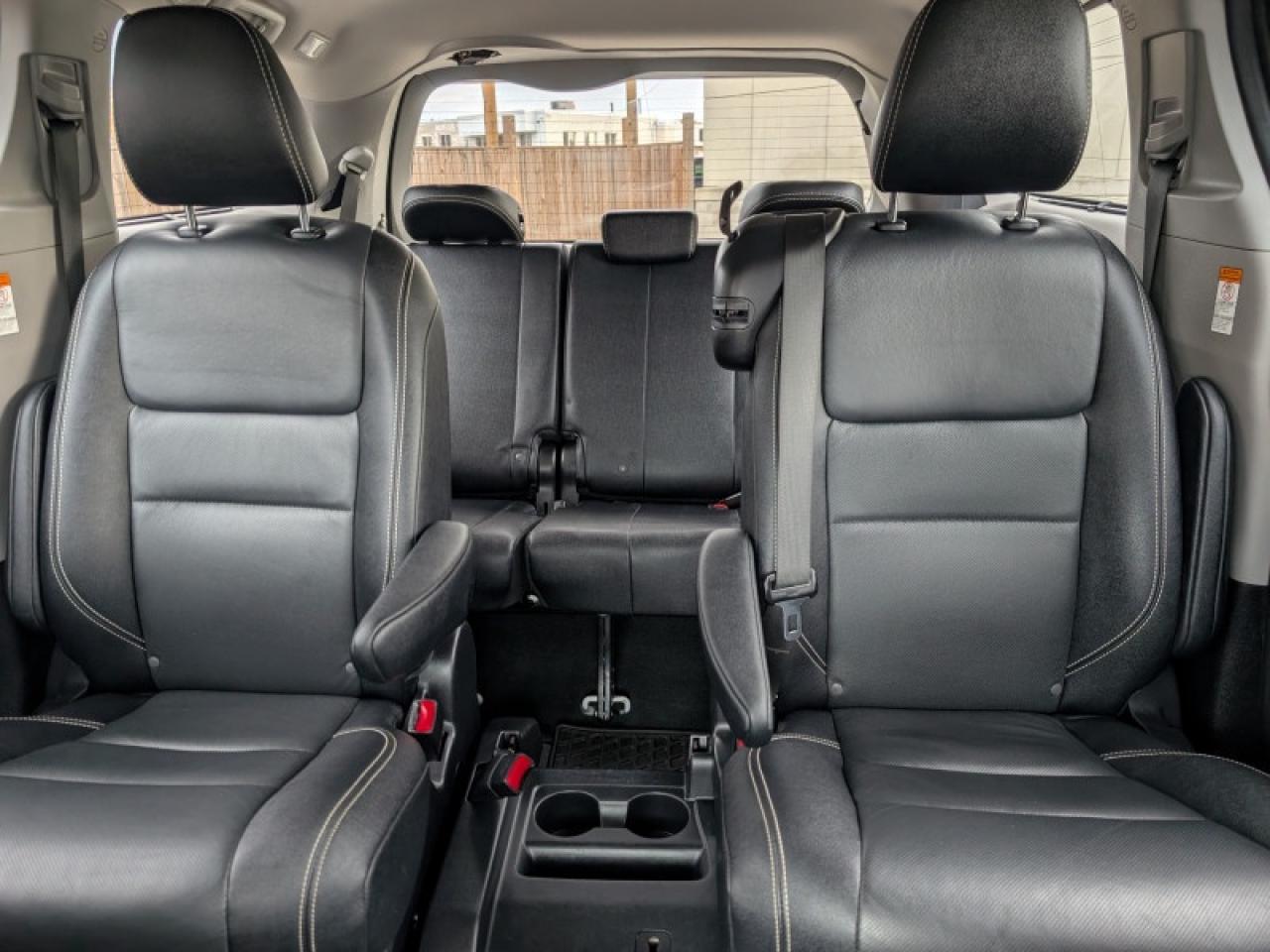 2020 Toyota Sienna SE 8-Passenger  **PWR SLIDERS - 7 PASS** Photo