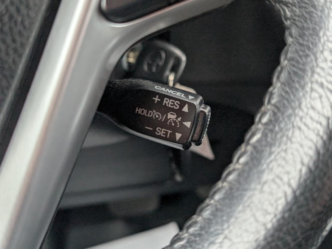 2020 Toyota Sienna SE 8-Passenger  **PWR SLIDERS - 7 PASS** Photo