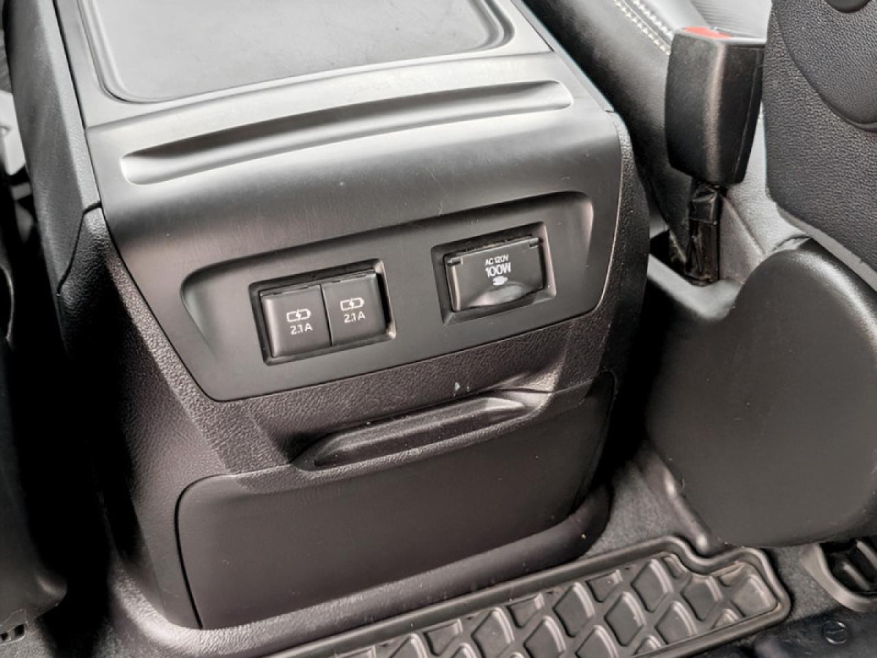 2020 Toyota Sienna SE 8-Passenger  **PWR SLIDERS - 7 PASS** Photo