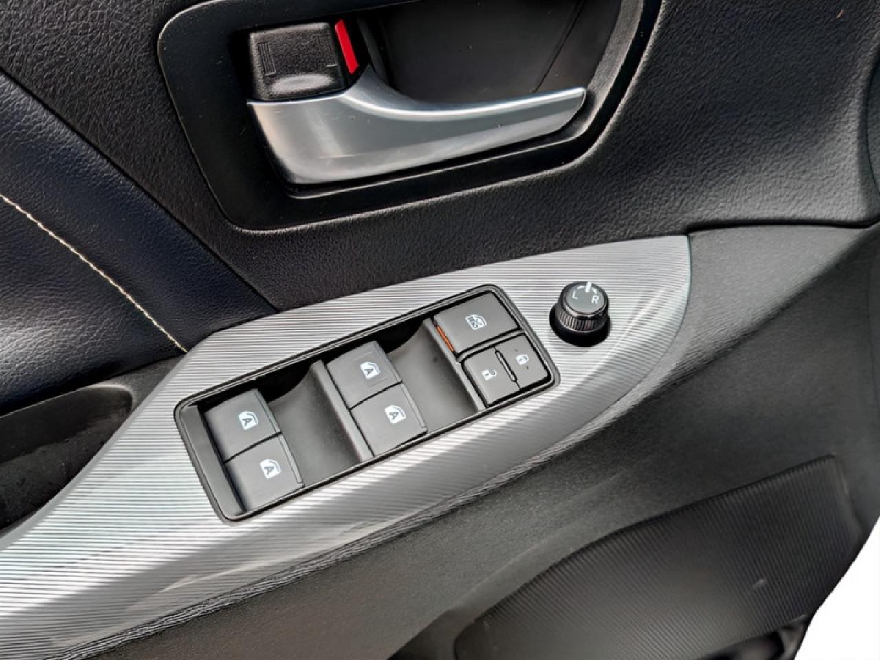 2020 Toyota Sienna SE 8-Passenger  **PWR SLIDERS - 7 PASS** Photo