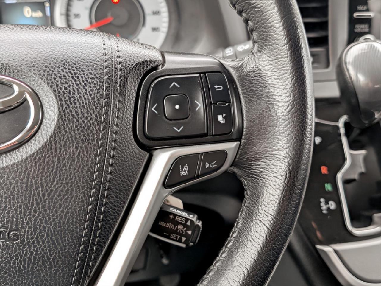 2020 Toyota Sienna SE 8-Passenger  **PWR SLIDERS - 7 PASS** Photo