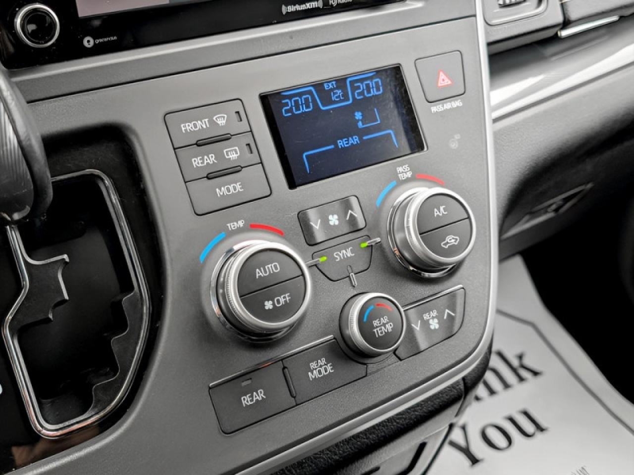 2020 Toyota Sienna SE 8-Passenger  **PWR SLIDERS - 7 PASS** Photo