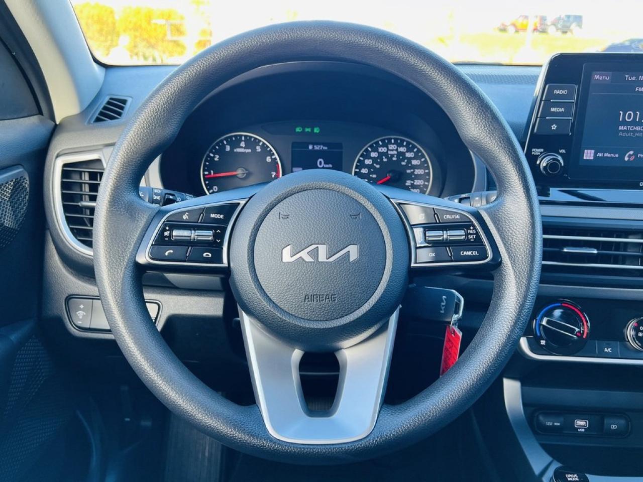 2023 Kia Seltos LX Photo