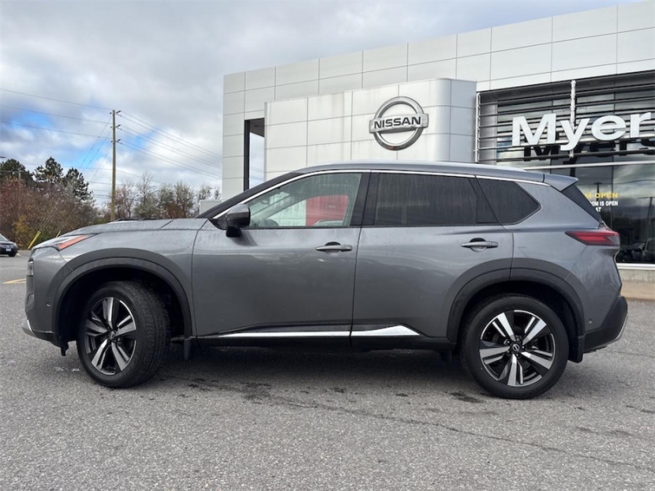 2023 Nissan Rogue Platinum  - Trade-in - Ex-lease Photo