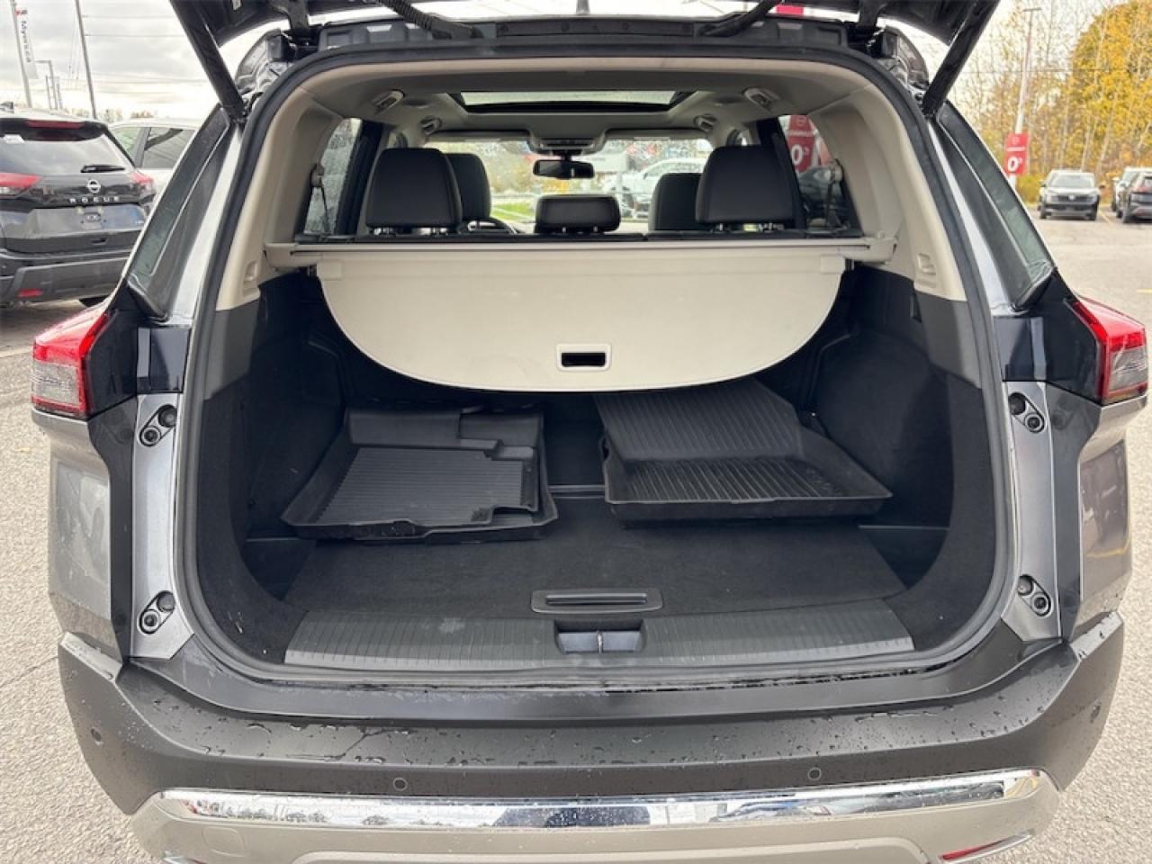 2023 Nissan Rogue Platinum  Lease Return, Clean CARFAX Photo