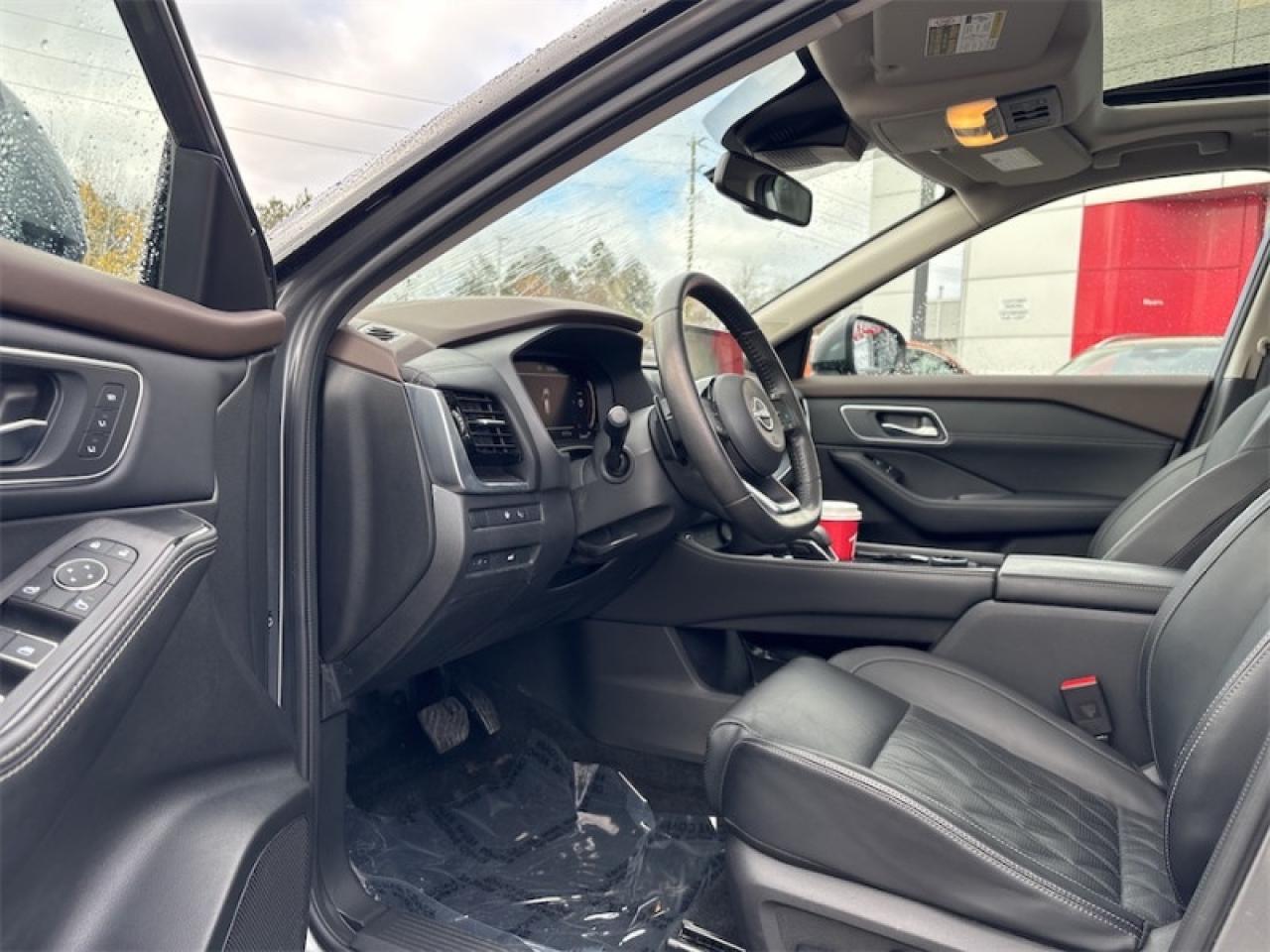 2023 Nissan Rogue Platinum  Lease Return, Clean CARFAX Photo