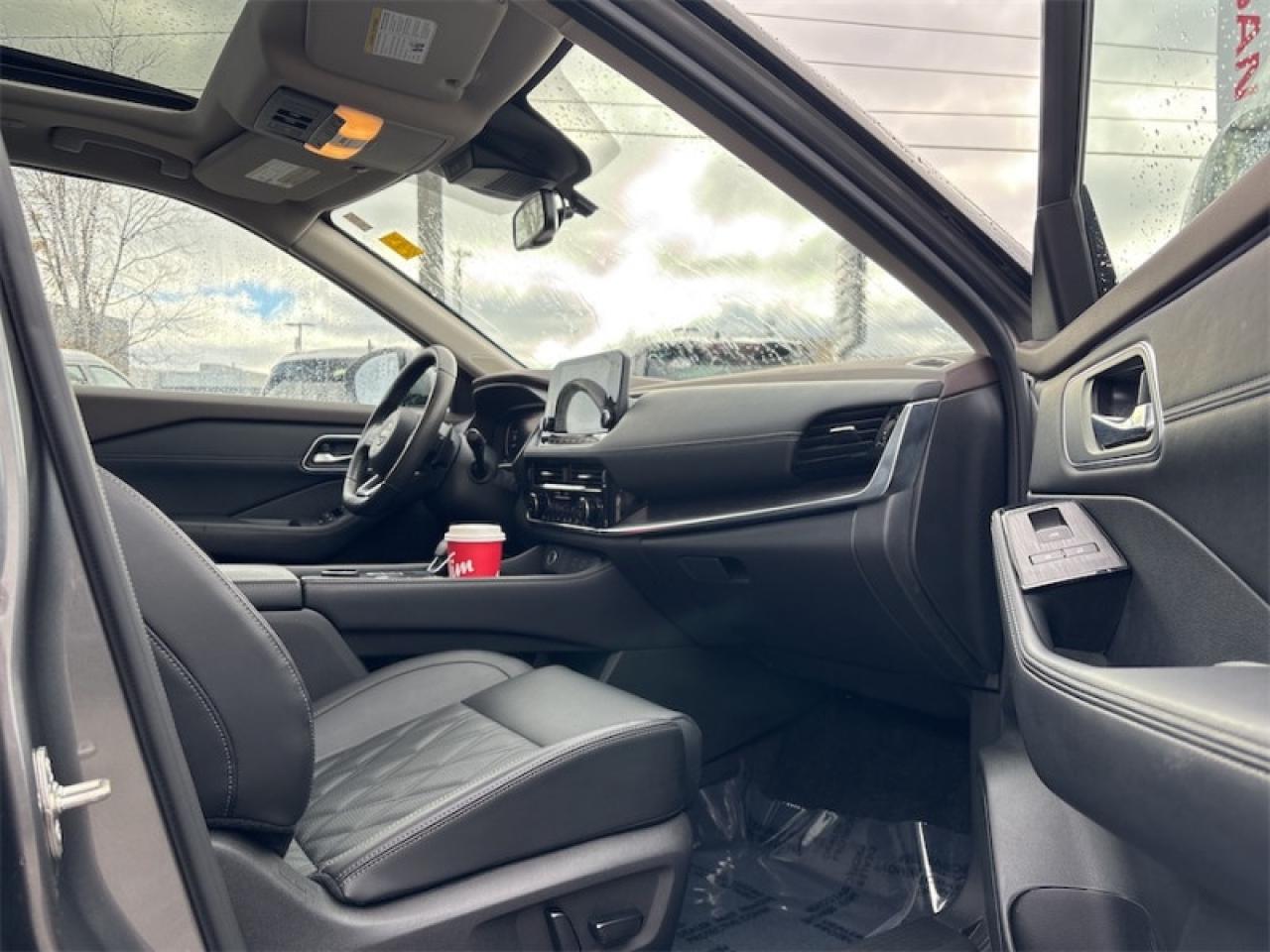 2023 Nissan Rogue Platinum  Lease Return, Clean CARFAX Photo