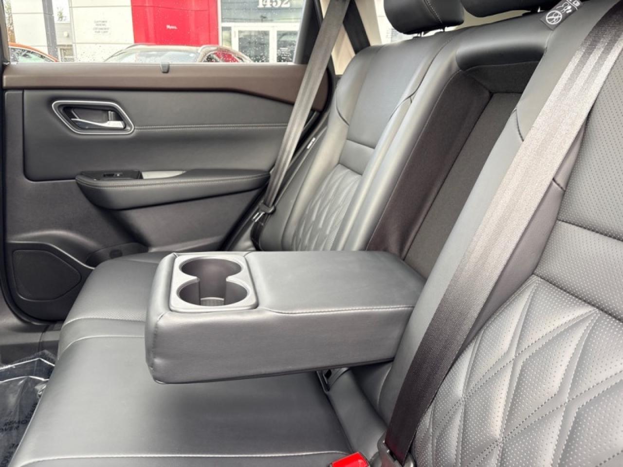 2023 Nissan Rogue Platinum  Lease Return, Clean CARFAX Photo