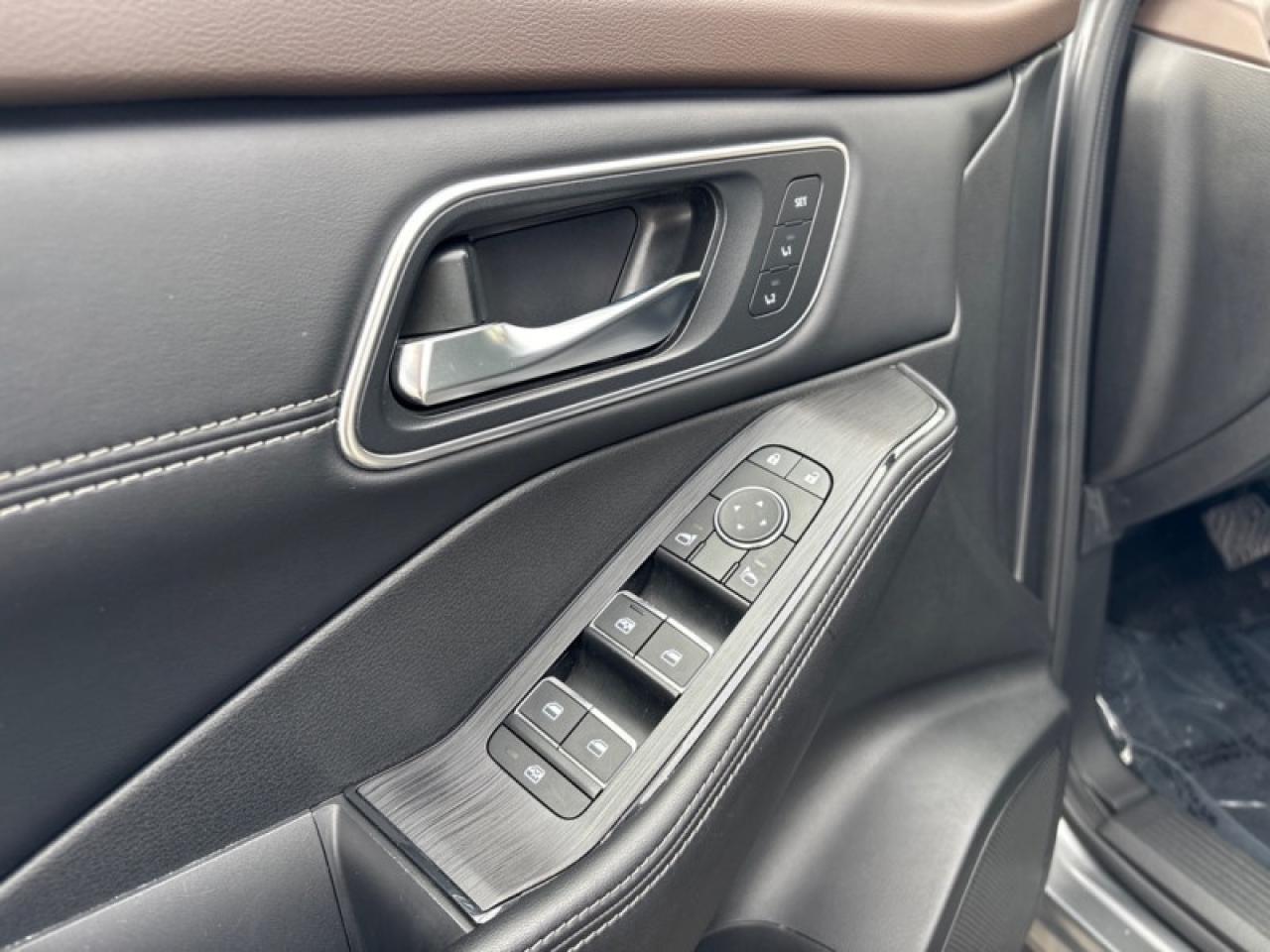 2023 Nissan Rogue Platinum  - Trade-in - Ex-lease Photo