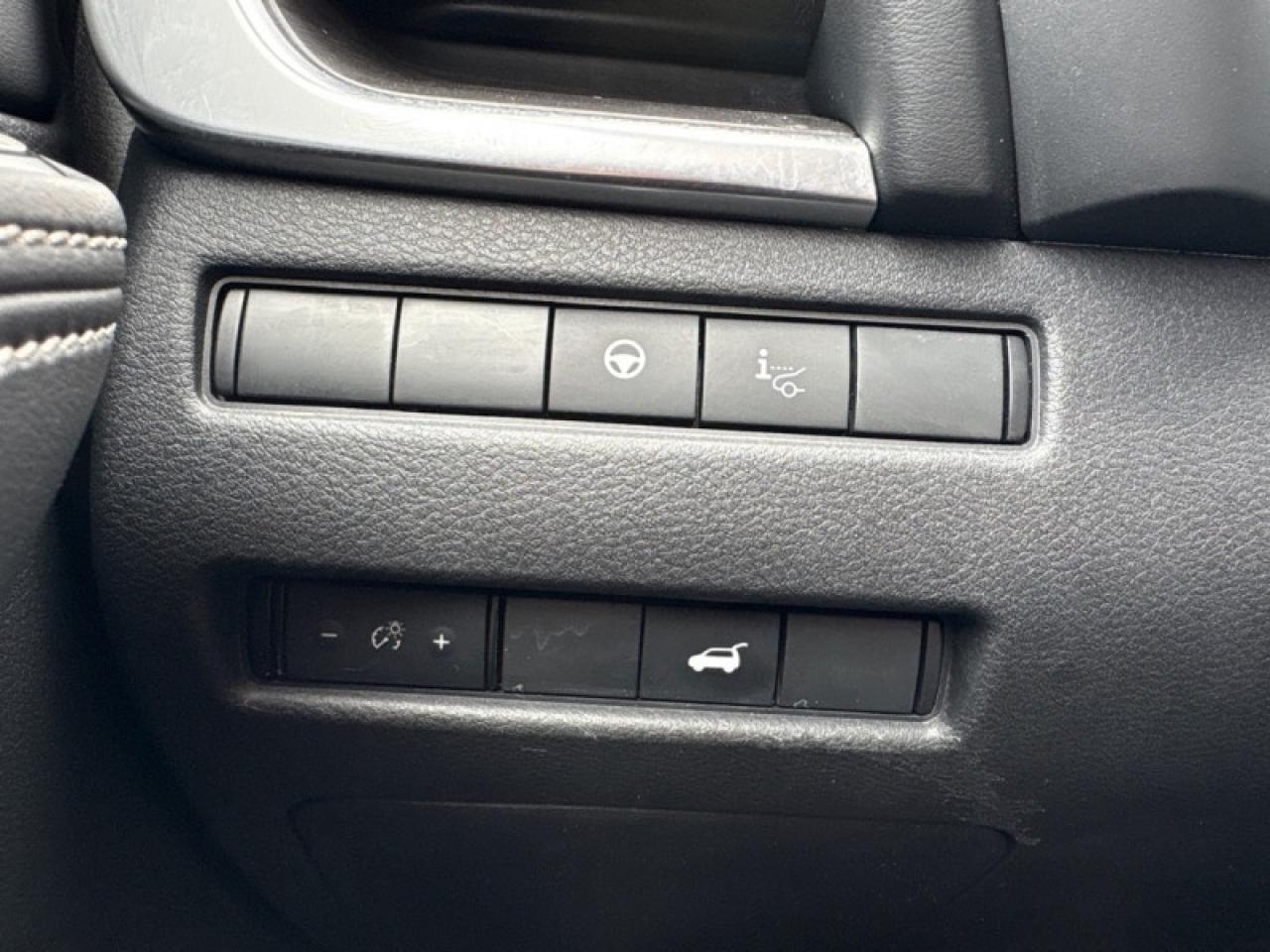 2023 Nissan Rogue Platinum  - Trade-in - Ex-lease Photo