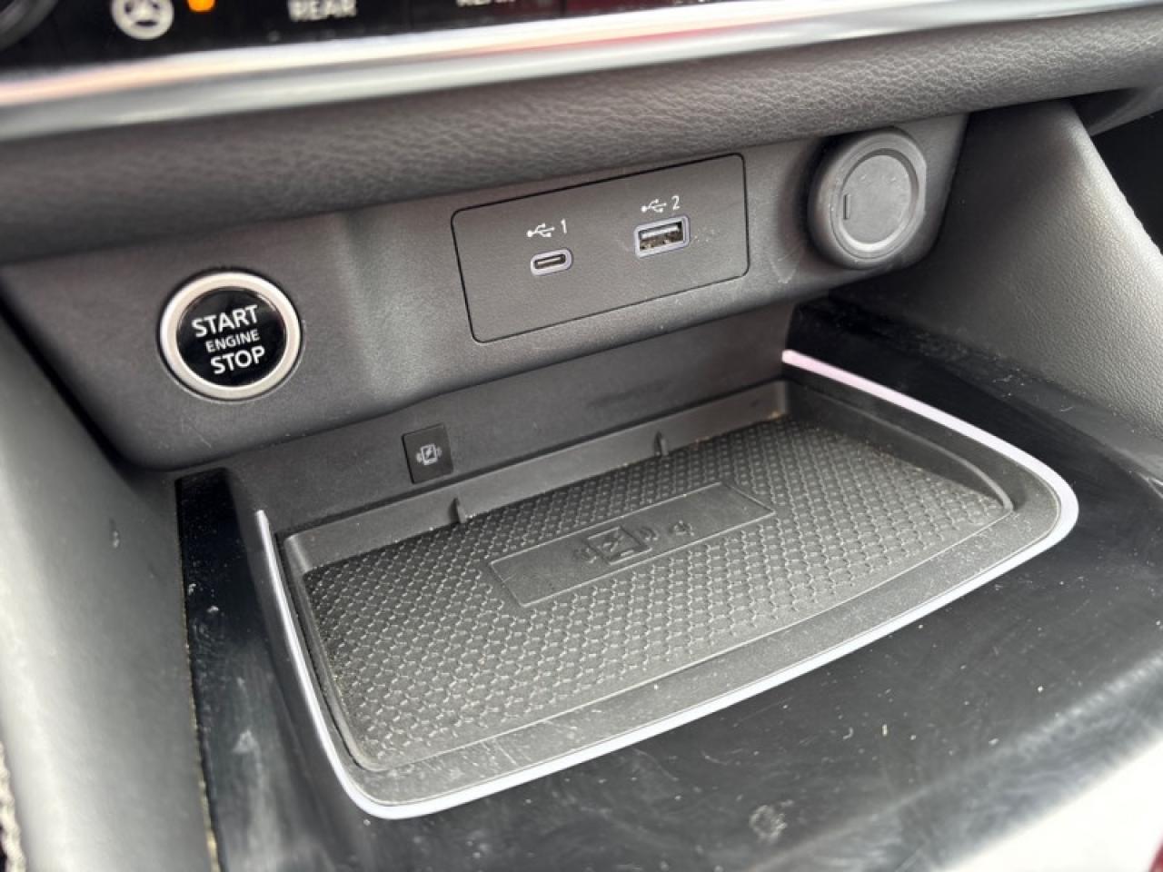 2023 Nissan Rogue Platinum  Lease Return, Clean CARFAX Photo