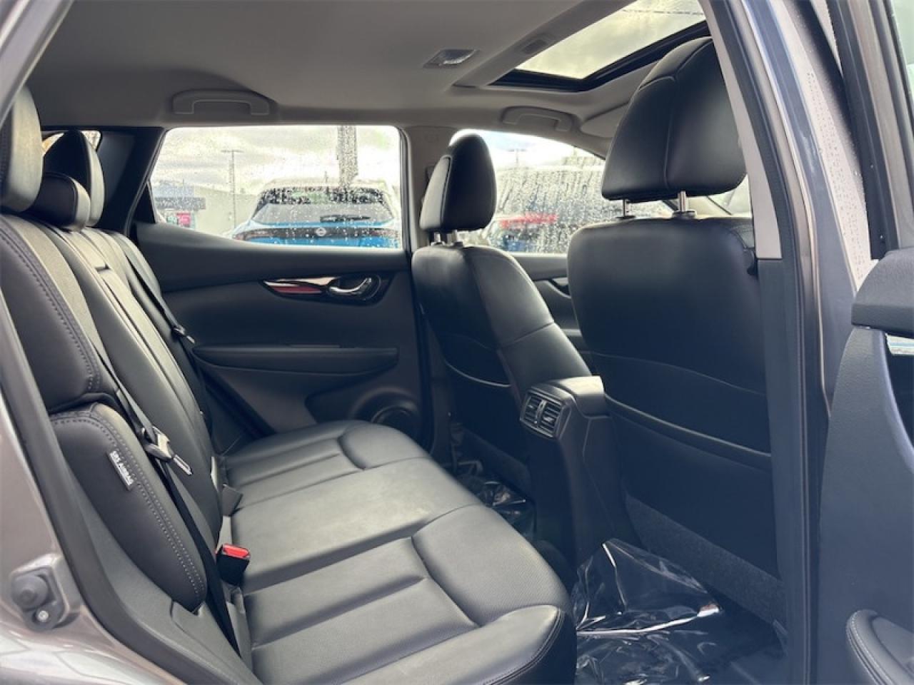 2023 Nissan Qashqai SL AWD  One Owner, Clean CARFAX Photo