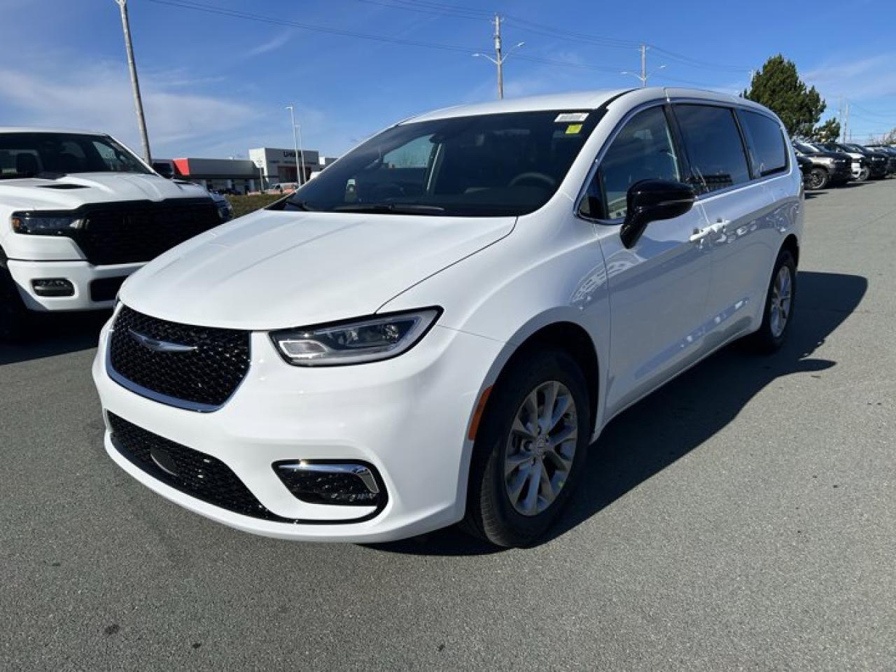 New 2026 Chrysler Pacifica Select for sale in Halifax, NS