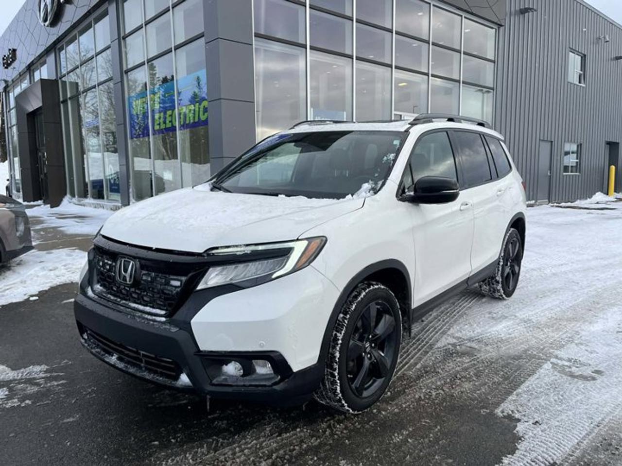 Small SUV 4WD, Touring AWD, 9-Speed Automatic w/OD, Regular Unleaded V-6 3.5 L/212