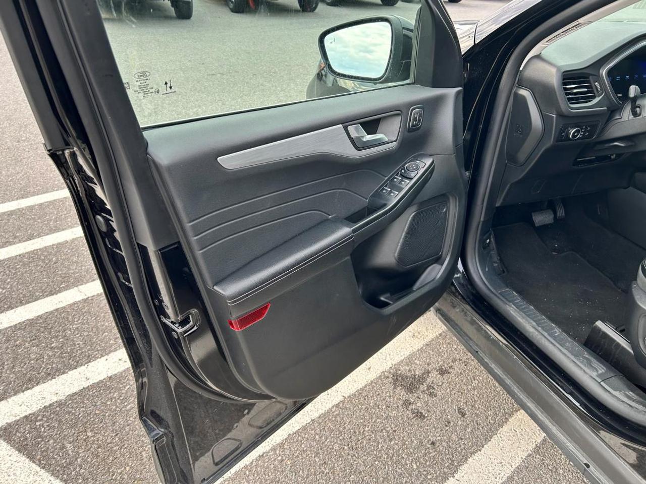 2025 Ford Escape Platinum Photo