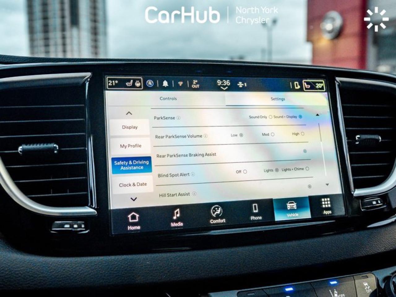 2025 Dodge Grand Caravan SXT Heated Seats & Wheel Apple CarPlay Backup Cam Blind Spot Alert Photo