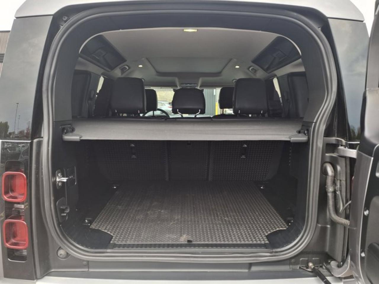 2024 Land Rover Defender S | Roof Rack | Leather | Pano Roof | Adaptive Cruise | 360 Camera | Heated Wheel | New Tires | Photo