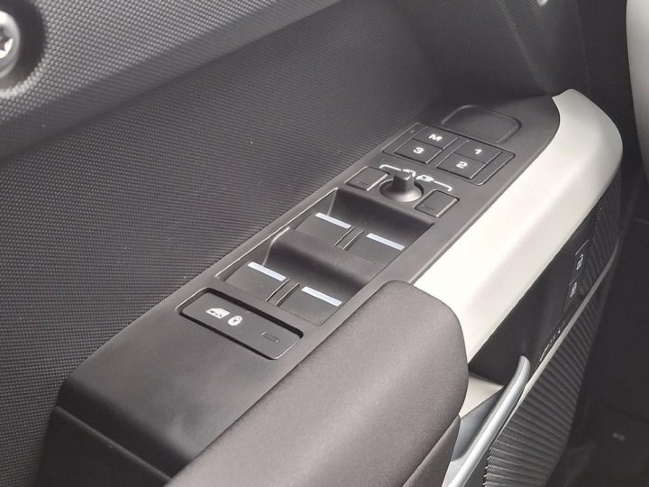 2024 Land Rover Defender S | Roof Rack | Leather | Pano Roof | Adaptive Cruise | 360 Camera | Heated Wheel | New Tires | Photo