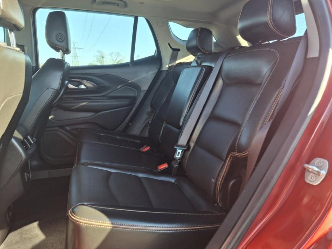 2022 GMC Terrain AT4 AWD | Leather | Sunroof | Nav | 360 Camera | Adaptive Cruise | Bose | HUD | and More ! Photo